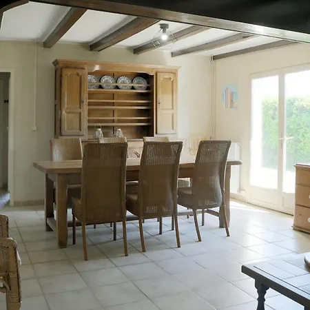 Vakantiehuis 85m With Garden In A With Pool Seignosse